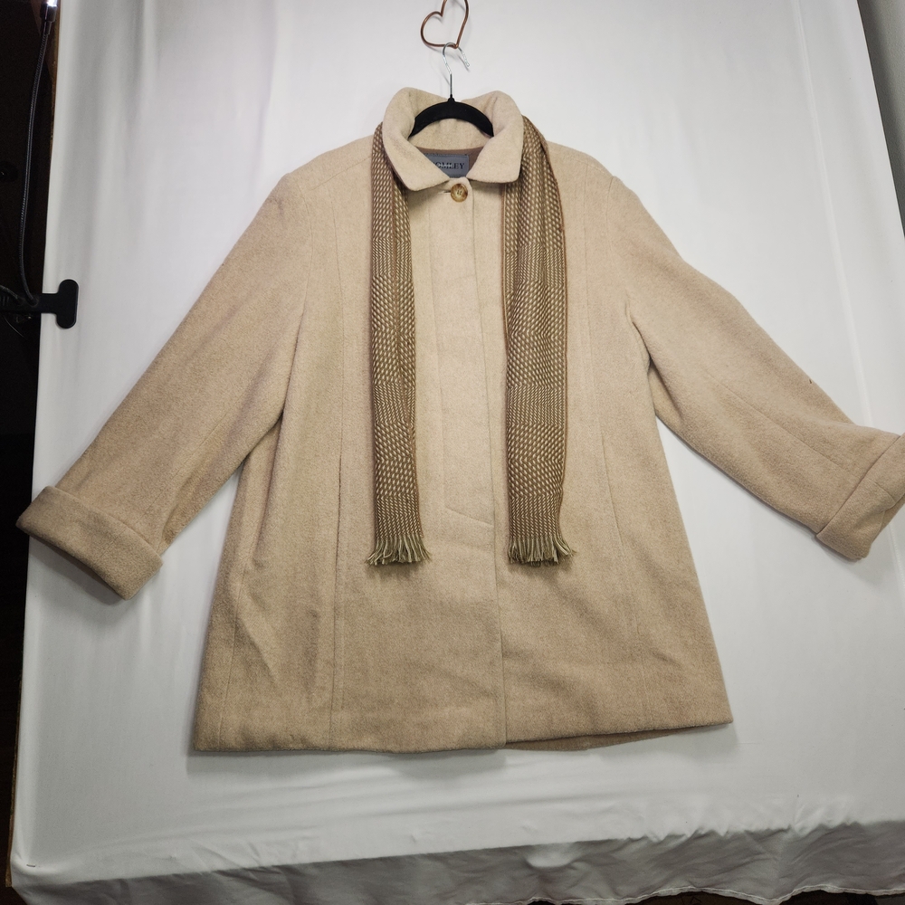 ⭐️Bromley 100% Wool Beige Coat with Attached Scarf – Classic & Timeless Size 16
